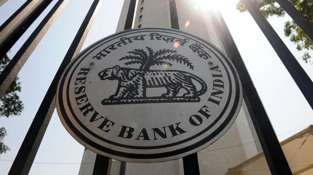 The Reserve Bank of India (RBI), having changed management last month following a clash with the government, is likely to transfer an interim dividend of 300-400 billion rupees to the government by March. The dividend could help Prime Minister Narendra Modi’s administration bridge a widening budget deficit following a drop in tax collections, and would come after the government pushed the RBI for additional funds ahead of a national election due by May. (Indranil Mukherjee / AFP File) The Reserve Bank of India (RBI), having changed management last month following a clash with the government, is likely to transfer an interim dividend of 300-400 billion rupees to the government by March. The dividend could help Prime Minister Narendra Modi’s administration bridge a widening budget deficit following a drop in tax collections, and would come after the government pushed the RBI for additional funds ahead of a national election due by May. (Indranil Mukherjee / AFP File)