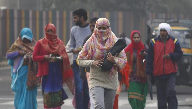 The day temperature in Gurugram dropped to settle at 18°C on Sunday, January 6, 2019, , among the lowest daytime temperatures yet this season. (Yogendra Kumar/HT PHOTO) The day temperature in Gurugram dropped to settle at 18°C on Sunday, January 6, 2019, , among the lowest daytime temperatures yet this season. (Yogendra Kumar/HT PHOTO)