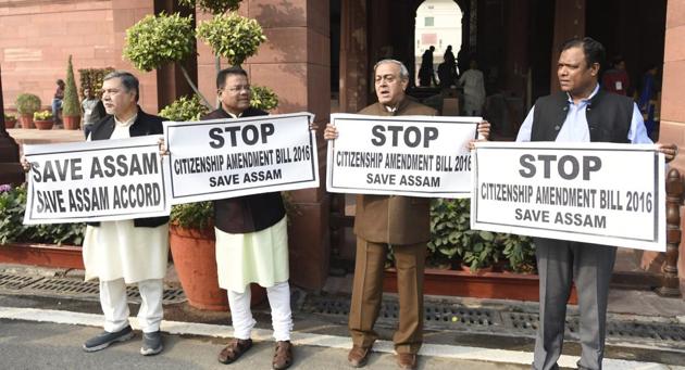 Congress MPs hold placards during a protest demanding to stop Citizenship Amendment Bill 2016, during the Winter Session of Parliament, in New Delhi on January 7. (Arvind Yadav/HT PHOTO) Congress MPs hold placards during a protest demanding to stop Citizenship Amendment Bill 2016, during the Winter Session of Parliament, in New Delhi on January 7. (Arvind Yadav/HT PHOTO)