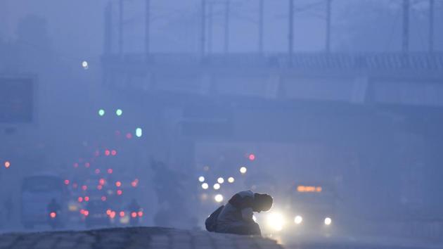 Due to fog the visibility dropped to zero metres for Palam between 6.30 am and 7.30 am while it was 200 metres for Safdarjung in the capital. Dense fog affected all flights at Delhi’s Indira Gandhi International Airport and at least 13 trains to the national capital were running late, as air quality was recorded at ‘very poor’ level in several areas. (Sanchit Khanna / HT Photo) Due to fog the visibility dropped to zero metres for Palam between 6.30 am and 7.30 am while it was 200 metres for Safdarjung in the capital. Dense fog affected all flights at Delhi’s Indira Gandhi International Airport and at least 13 trains to the national capital were running late, as air quality was recorded at ‘very poor’ level in several areas. (Sanchit Khanna / HT Photo)