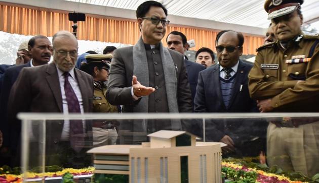 MoS Home Affairs Kiren Rijiju with Delhi L-G Anil Baijal and Delhi Police Commissioner Amulya Patnaik during the foundation stone laying ceremony for a new building of Delhi Police, in New Delhi, Monday, Jan 7, 2019.(PTI)
