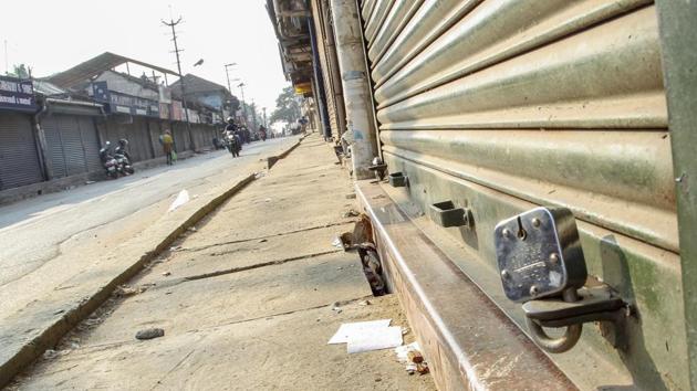 Kozhikide: A deserted street and closed shops during the 48-hour-long nationwide general strike called by central trade unions protesting against the "anti-people" policies of the Centre, in Kozhikode, Tuesday, Jan 8, 2019. (PTI Photo)(PTI)
