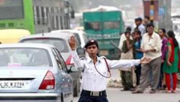Enforcement officers focus on violations like jumping the traffic signal, reverse driving, using cellphone while driving, driving without a helmet or seat belt etc.(Raj K Raj/ HT Photo) Enforcement officers focus on violations like jumping the traffic signal, reverse driving, using cellphone while driving, driving without a helmet or seat belt etc.(Raj K Raj/ HT Photo)