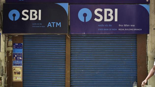 State Bank of India (SBI) on Wednesday released the official notifications for recruitment of 31 specialist cadre officer on regular and contract basis.(HT file) State Bank of India (SBI) on Wednesday released the official notifications for recruitment of 31 specialist cadre officer on regular and contract basis.(HT file)