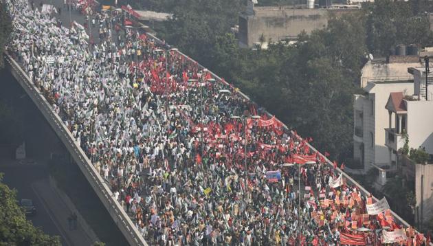 One small detail buried in India’s full-year gross domestic product (GDP) estimates for 2018-19, released by the Central Statistics Office (CSO) on Monday, summarises the country’s entire agrarian crisis: the farm growth rate, after being adjusted for inflation is the same as the farm growth not adjusted for inflation. Both stand at 3.8%.(Sanchit Khanna/HT PHOTO/ Representative Image)