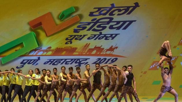 Performers display their skills in yoga during the opening ceremony of 'Khelo India Youth Games 2019'.(PTI) Performers display their skills in yoga during the opening ceremony of 'Khelo India Youth Games 2019'.(PTI)