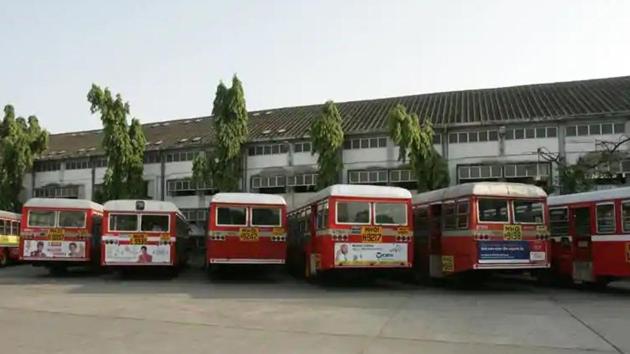 According to BEST officials, the unions are fighting for salary hike mainly because the number of junior grade officials is high compared to the total employees. (HT Photo) According to BEST officials, the unions are fighting for salary hike mainly because the number of junior grade officials is high compared to the total employees. (HT Photo)