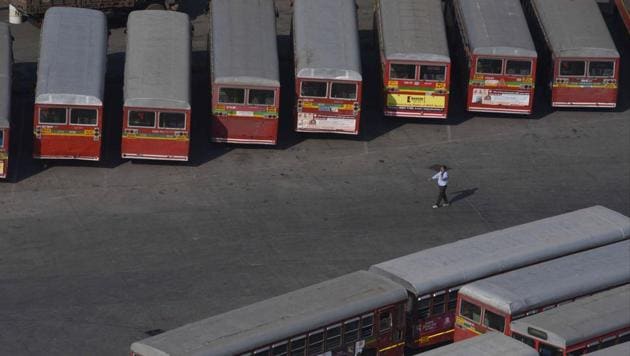 Nearly 3,400 buses did not ply on 430 routes. (HT Photo) Nearly 3,400 buses did not ply on 430 routes. (HT Photo)