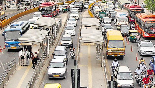 The Delhi road safety council will also soon come up with ‘safety standards’ for all flyovers and bridges in Delhi and an audit will be conducted to check their structural stability.(HT File) The Delhi road safety council will also soon come up with ‘safety standards’ for all flyovers and bridges in Delhi and an audit will be conducted to check their structural stability.(HT File)