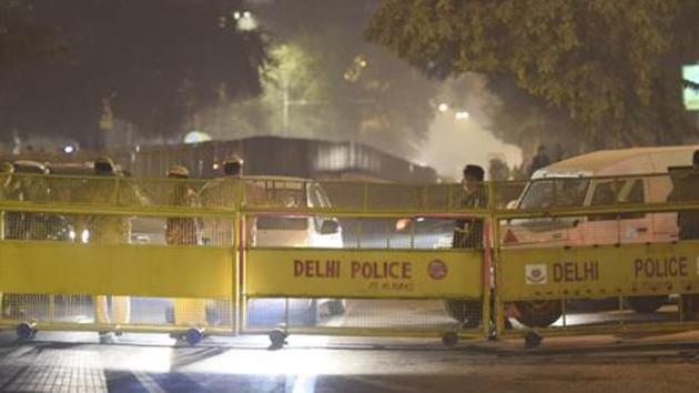 The bullet-ridden bodies of Deepak and Neeraj were found along the divider of the Nangloi-Najafgarh Road around 10pm on Sunday, January 6, 2019. (Burhaan Kinu/HT Phot o) The bullet-ridden bodies of Deepak and Neeraj were found along the divider of the Nangloi-Najafgarh Road around 10pm on Sunday, January 6, 2019. (Burhaan Kinu/HT Phot o)