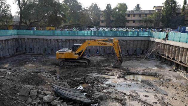 Maha-Metro officials showed the progress of underground metro work to the media persons at Swargate on Friday.(Rahul Raut/HT PHOTO)