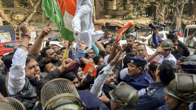 A group of West Bengal Congress activists on Friday allegedly interrupted the screening of ‘The Accidental Prime Minister’ and resorted to vandalism at a posh Kolkata multiplex on Friday evening(PTI) A group of West Bengal Congress activists on Friday allegedly interrupted the screening of ‘The Accidental Prime Minister’ and resorted to vandalism at a posh Kolkata multiplex on Friday evening(PTI)