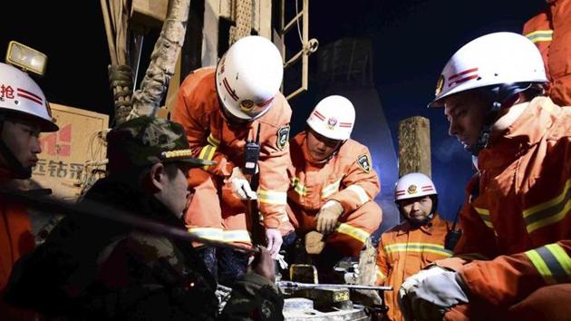 The death toll in a coal mine roof collapse in northern China has risen to 21 after rescuers found two more miners dead on Sunday, state media reported.(AP/ Representative Image) The death toll in a coal mine roof collapse in northern China has risen to 21 after rescuers found two more miners dead on Sunday, state media reported.(AP/ Representative Image)