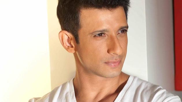 Sharman Joshi has worked with Rajkumar Hirani in 3 Idiots.