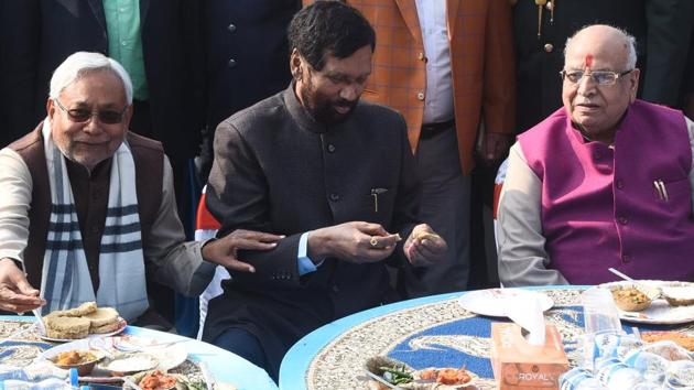 Deal Done, Nda Makes Most Of Dahi Chura Feast, Shows Unity Of Jdu, Bjp &  Ljp | Latest News India - Hindustan Times