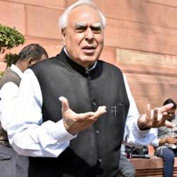 Kapil Sibal (Sonu Mehta/HT FILE PHOTO) Kapil Sibal (Sonu Mehta/HT FILE PHOTO)
