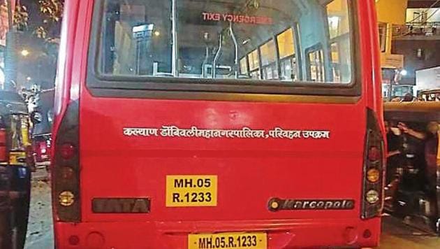 The Kalyan Dombivli Municipal Transport (KDMT) bus that the deceased Vasant Shingote was driving. (HT Photo) The Kalyan Dombivli Municipal Transport (KDMT) bus that the deceased Vasant Shingote was driving. (HT Photo)