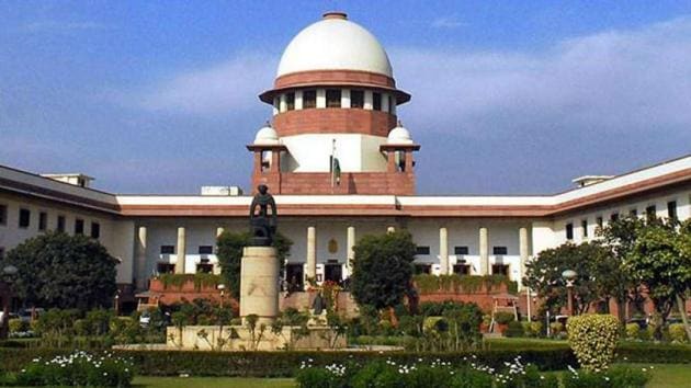 Justices Dinesh Maheshwari and Sanjiv Khanna were sworn-in as Supreme Court judges on Friday. Chief Justice of India (CJI) Ranjan Gogoi administered the oath of office to justices Maheshwari and Khanna during the swearing-in ceremony held in court number 1 of the apex court.(PTI)