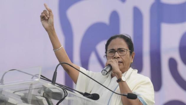 West Bengal Chief Minister and Trinamool Congress chief Mamata Banerjee delivering her speech at United India Rally in Brigade Parade Ground in Kolkata on January 19, 2019. (HT Photo/Samir Jana)(HT Photo)