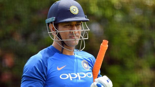 MS Dhoni gets ready to bat during a training session at the Sydney Cricket Ground in Sydney.(AFP)