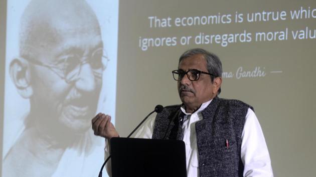 Prof Sudarshan Iyengar.(Ravindra Joshi/HT PHOTO)