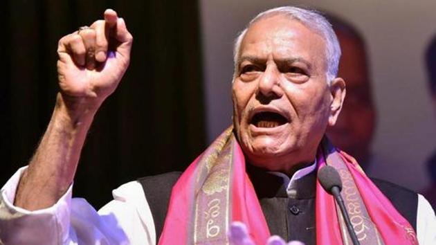 The opposition’s efforts to form a grand alliance is not an attempt to remove Prime Minister Narendra Modi but to get rid of a mindset, former BJP leader Yashwant Sinha said at Mamata Banerjee’s rally of opposition leaders on Saturday.(PTI Photo)