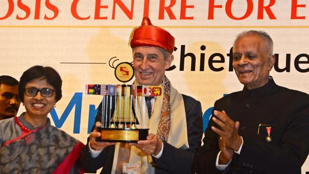 Vidya Yeravdekar, pro-chancellor, Symbiosis International (deemed university); Andrej Babis, prime minister, Czech Republic; and SB Majumdar, founder and president, Symbiosis International, during the launch of Symiosis Centre for European Studies on Saturday.(SHANKAR NARAYAN/HT PHOTO)