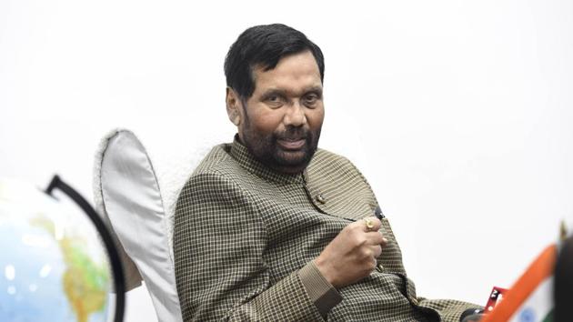 Union Minister Ram Vilas Paswan said the measure for 10 % general category quota will boost the BJP-led NDA’s vote share by 10 %(Photo by Arvind Yadav / Hindustan Times) (Arvind Yadav/HT PHOTO) Union Minister Ram Vilas Paswan said the measure for 10 % general category quota will boost the BJP-led NDA’s vote share by 10 %(Photo by Arvind Yadav / Hindustan Times) (Arvind Yadav/HT PHOTO)
