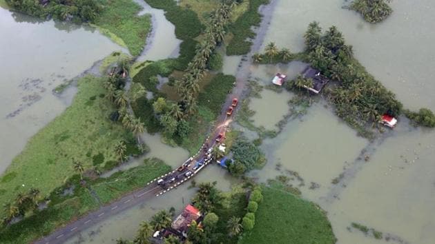 An aerial view shows partially submerged road at a flooded area in the southern state of Kerala, August 19, 2018. REUTERS/Sivaram V(REUTERS)