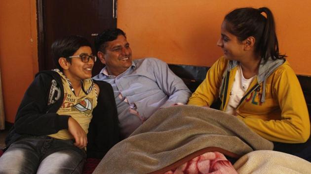 The day not only worked as a mood elevator for the adults, but children too. “Being with dad on a Sunday is like a dream come true. I took him to a nearby shop, made him buy me chocolates and then took him to the market, where he bought me a cool new cricket bat,” said Prince, son of head constable Rajkumar, who has been in the service for 20 years. (Yogendra Kumar / HT Photo)