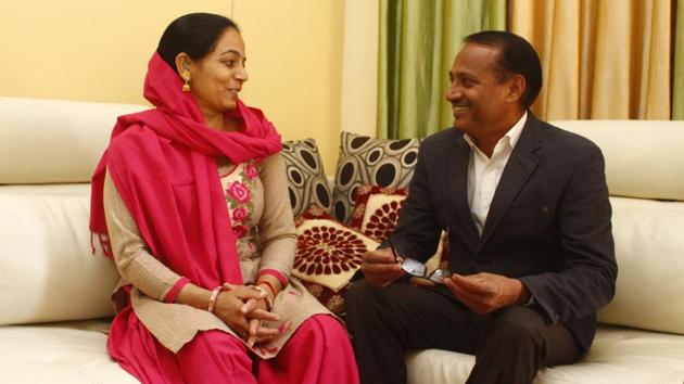 “I always feel like taking my wife and children to new places, take them out for dinner, shopping and the usual things, but I could hardly ever do that. Now I can,” Kumar said. His wife Premlata, too, was elated. “We had morning tea together after 24 years. He even made breakfast for me,” she said in contrast to the morning rush and panic of other days. (Yogendra Kumar / HT Photo)