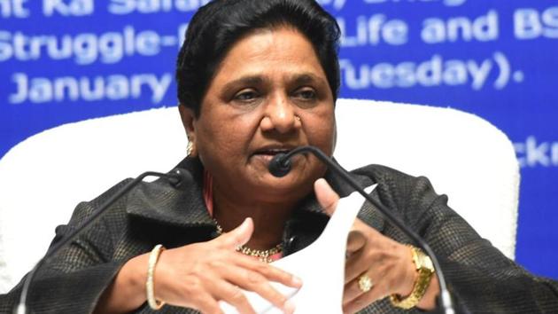 Mayawati’s demand has come amid strong rebuttal by the election commission of the EVM hacking claim by US-based cyber expert Syed Shuja.(Subhankar Chakraborty/ HT Photo)