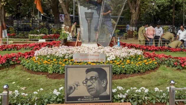 The makeshift memorial of Shiv Sena founder Bal Thackeray being readied on Tuesday, January 22, 2019,, the eve of his birth anniversary, at Shivaji Park, Dadar. (Kunal Patil/HT Photo) The makeshift memorial of Shiv Sena founder Bal Thackeray being readied on Tuesday, January 22, 2019,, the eve of his birth anniversary, at Shivaji Park, Dadar. (Kunal Patil/HT Photo)