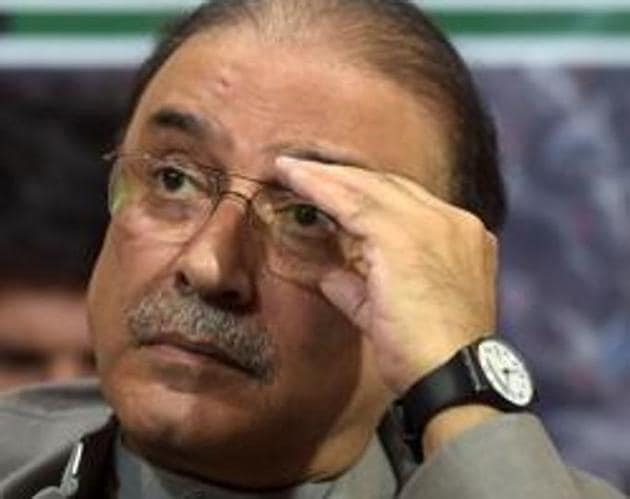 A banking court in Pakistan on Wednesday extended till February 14 the interim bail of former president Asif Ali Zardari, his sister Faryal Talpur and nine other suspects in a money laundering case.(AFP)