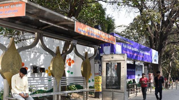 A Smart bus stop at GaneshKhind road.(Pratham Gokhale/HT Photo)