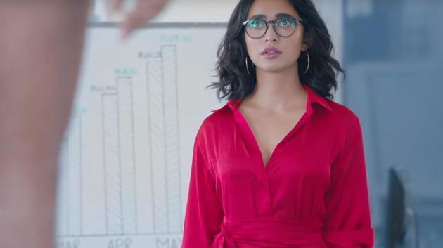 Four More Shots Please review: Sayani Gupta plays Damini on the show.