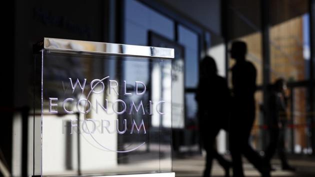 Attendees depart the Congress Center on the closing day of the World Economic Forum (WEF) in Davos, Switzerland on January 25.(Bloomberg) Attendees depart the Congress Center on the closing day of the World Economic Forum (WEF) in Davos, Switzerland on January 25.(Bloomberg)