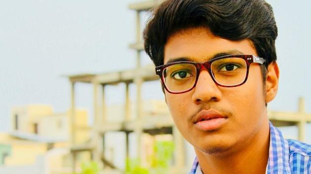 Syed Muzammil, a 19-year-old student, was arrested in connection with the murder of Mansi Dixit, a 20-year-old model, whose body was found dumped in the mangroves at Malad.(HT File) Syed Muzammil, a 19-year-old student, was arrested in connection with the murder of Mansi Dixit, a 20-year-old model, whose body was found dumped in the mangroves at Malad.(HT File)