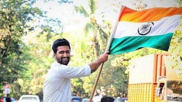 Vicky Kaushal shared a picture of himself with the tricolour in hand on his Instagram.(Instagram)