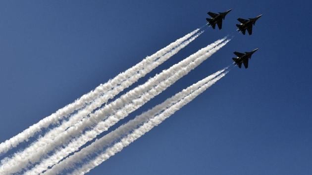 The grand finale of the parade was a spectacular flypast by the IAF. The flypast commenced with the ‘Rudra’ formation comprising three advanced light helicopters in ‘Vic’ formation, followed by the ‘Hercules’ formation comprising three C-130J Super Hercules aircraft. (Ajay Aggarwal / HT Photo) 