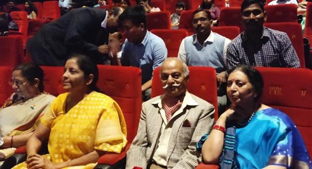 Defence minister Nirmala Sitharaman watched ‘Uri: The Surgical Strike’ at Central Spirit Mall in Bellandur, Bengaluru with ex-servicemen.(ANI)