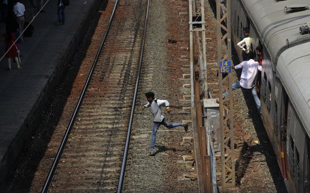 According to the data, most deaths owing to trespassing — 218 — were at Kalyan railway station, followed by Thane, Kurla and Borivli stations.(HT FILE)