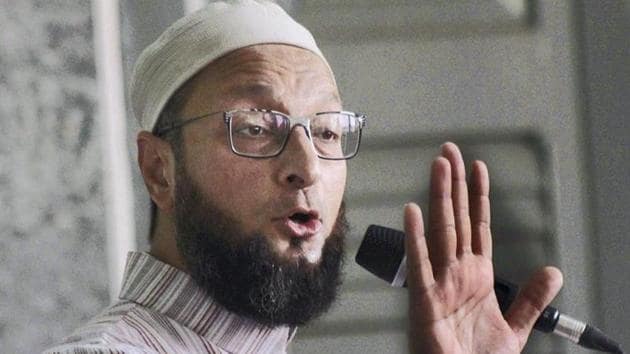 Owaisi asked Dalits, Muslims and Adivasis to come together and reject national parties in the 2019 Lok Sabha polls.(Press Trust of India)