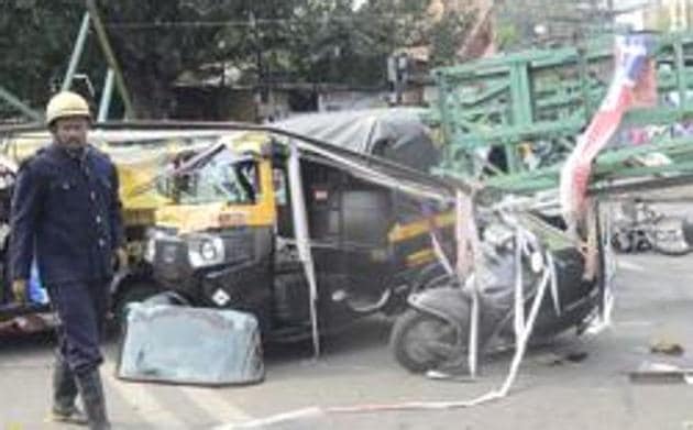 On October 5, four people were killed when a 40 feet tall metal hoarding fell on people waiting at a traffic signal near Juna Bazar.(HT/PHOTO)