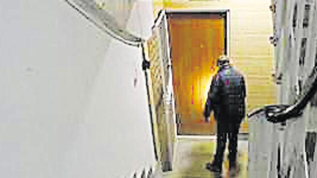 On Saturday, when police reached the couple’s house in Delhi’s East of Kailash colony, they found both doors of the house locked.(Biplov Bhuyan/HT Photo) On Saturday, when police reached the couple’s house in Delhi’s East of Kailash colony, they found both doors of the house locked.(Biplov Bhuyan/HT Photo)