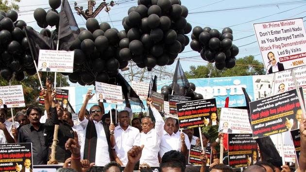 The MDMK had staged a black flag protest against Modi shortly before he arrived in Mdurai, accusing him of betraying the interests of the state. Over 100 MDMK workers led by its chief Vaiko were detained over the protest and later let off.(PTI)