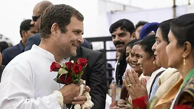 Congress president Rahul Gandhi being received at a convention of farmers, at Rajyotsav Mela ground in Naya Raipur on January 28.(PTI Photo)