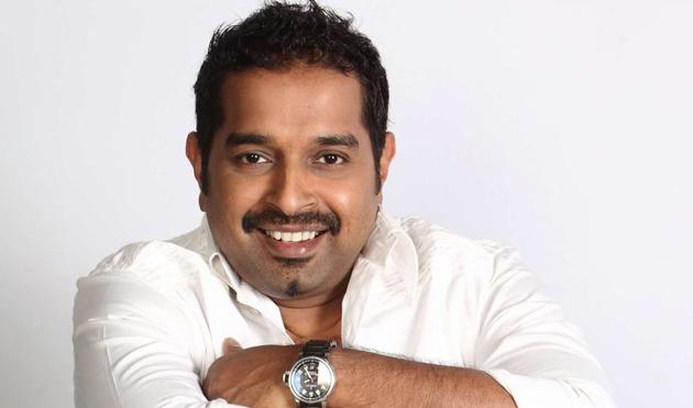 CBFC Chief Prasson Joshi informed Shankar Mahadevan about being awarded the Padma Shri.(Photo: Facebook)