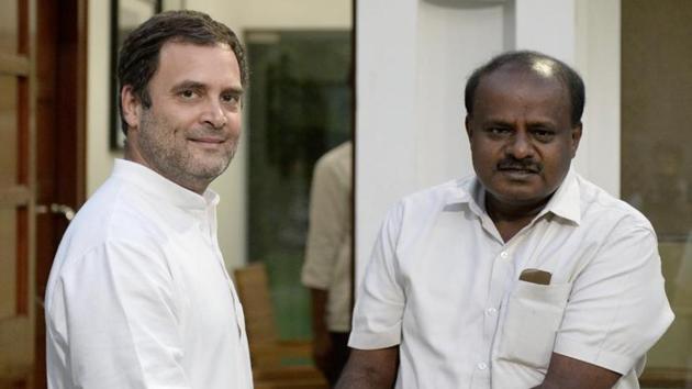 Congress President Rahul Gandhi along with Karnataka CM designate HD Kumaraswamy.(HT file photo)