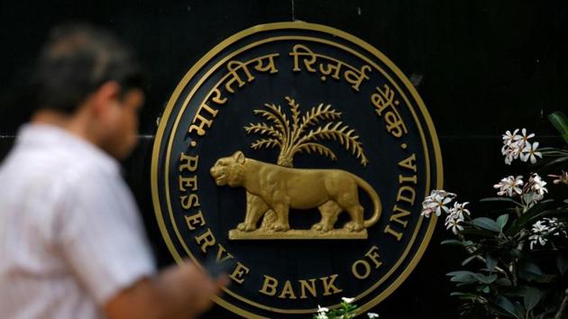 According to a report by Singapore banking group DBS, the yields on India’s benchmark sovereign bonds were hovering around 7.6% ahead of the country’s interim budget. In February, the RBI plans to buyback bonds worth Rs 375 billion, taking the FY19 haul to Rs 2.86 trillion. The report further noted that the next event risk for the INR bond markets is the ensuing Interim budget for financial year 2019-20. (Francis Mascarenhas / REUTERS File)
